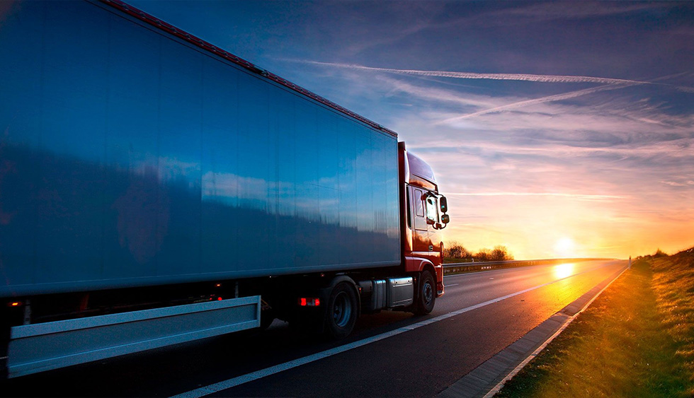 camion sur la route